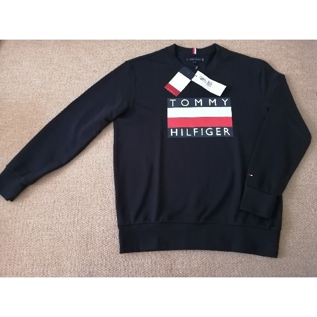 TOMMY HILFIGER(トミーヒルフィガー)のやーや様専用ページ　新品  tommy hilfiger  ニット 二つ　セット メンズのトップス(ニット/セーター)の商品写真