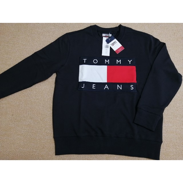 TOMMY HILFIGER(トミーヒルフィガー)のやーや様専用ページ　新品  tommy hilfiger  ニット 二つ　セット メンズのトップス(ニット/セーター)の商品写真