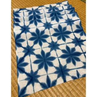 990* 今日の手ぬぐい⑦ 藍染 小さな雪花絞りとクロス模様( *´︶`*)♪(生地/糸)