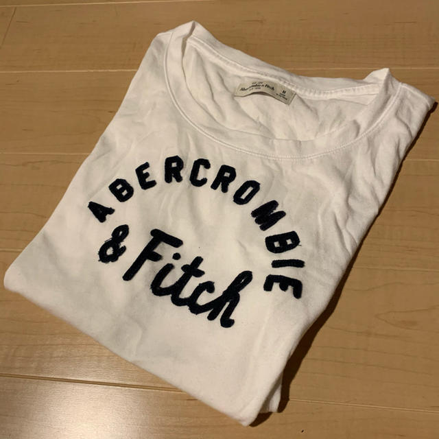 Abercrombie&Fitch(アバクロンビーアンドフィッチ)のアバクロ Tシャツ レディースのトップス(Tシャツ(半袖/袖なし))の商品写真