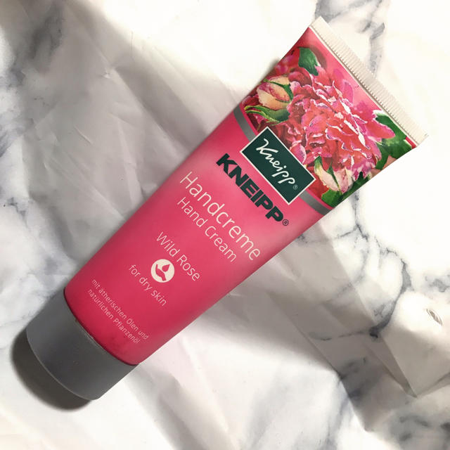 Kneipp(クナイプ)のクナイプ ハンド Wローズ 75ml コスメ/美容のボディケア(ハンドクリーム)の商品写真