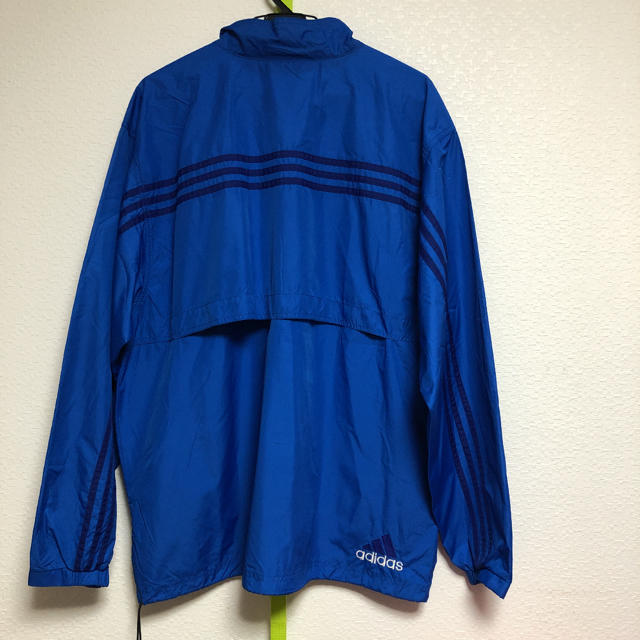 adidas(アディダス)の【90s 古着 adidas 万国旗タグ ナイロンジャケット】 メンズのジャケット/アウター(ナイロンジャケット)の商品写真