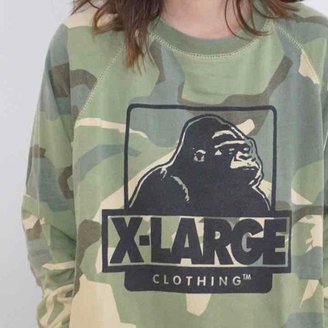 XLARGE(エクストララージ)のエクストララージ X-LARGE デカロゴ スウェット カモフラ 迷彩柄 メンズのトップス(スウェット)の商品写真