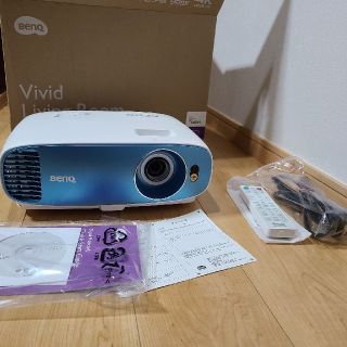 BenQ プロジェクター 4K(UHD) 3000lm TK800M