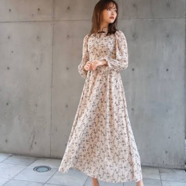 菅野結以 Crayme, Back Hole Muse Dress ワンピース