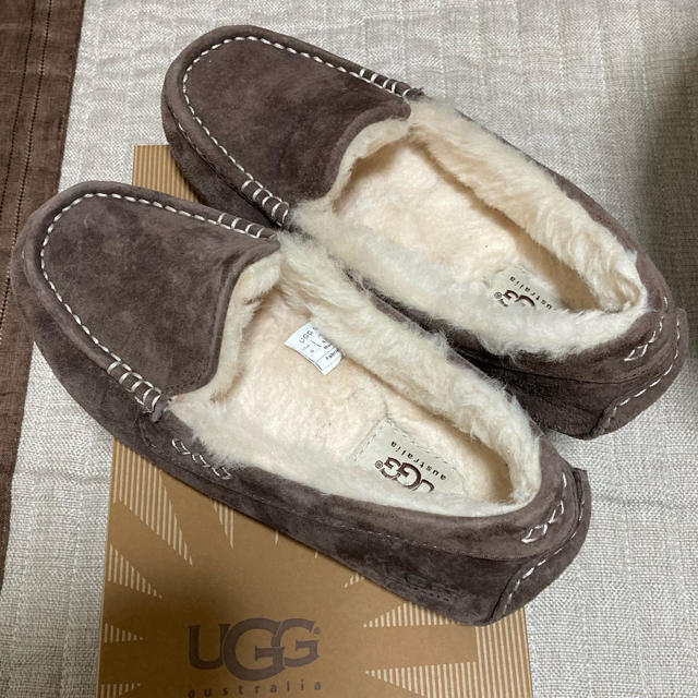 UGG(アグ)のUGG アグ アンスレー モカシン チョコレート ブラウン 23cm 6 レディースの靴/シューズ(スリッポン/モカシン)の商品写真