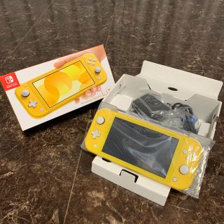 ニンテンドースイッチ(Nintendo Switch)のNintendo Switch Lite イエロー 本体 美品 フィルム付き(携帯用ゲーム機本体)