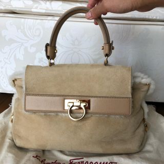 サルヴァトーレフェラガモ(Salvatore Ferragamo)のご専用♡フェラガモ  ♡ムートン　バッグ(ショルダーバッグ)