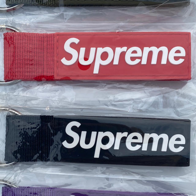 Supreme(シュプリーム)のSupreme Webbing Keychain キーチェーン キーホルダー メンズのファッション小物(キーホルダー)の商品写真