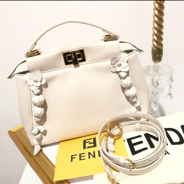 FENDI✩.*希少フラワーモチーフ ミニ ピーカブー★ショルダー＆ハンドバッグレディース