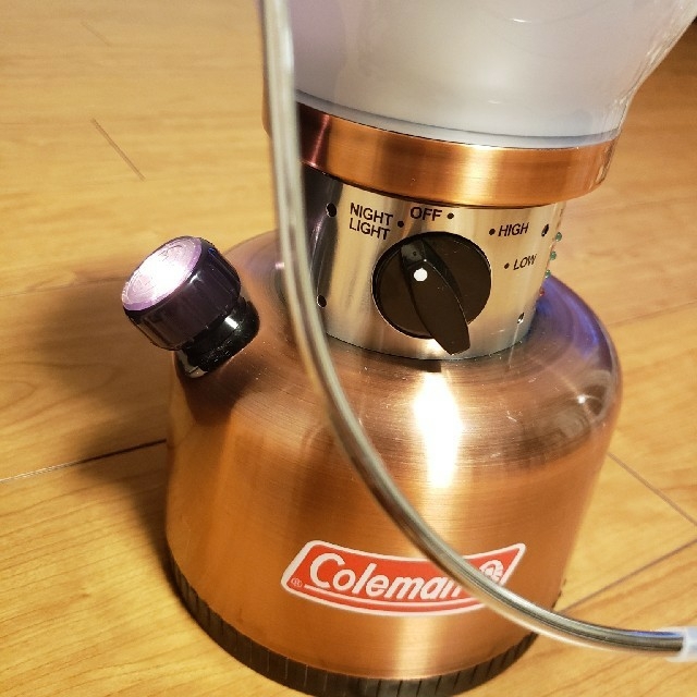 Coleman(コールマン)のコールマン　ランタン　MAX RETRO SUNLIGHT 20W 電池付き スポーツ/アウトドアのアウトドア(ライト/ランタン)の商品写真