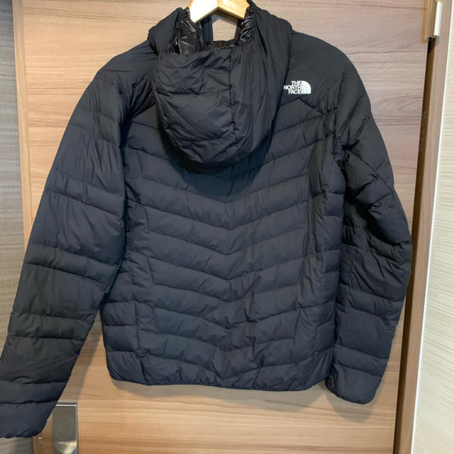 THE NORTH FACE(ザノースフェイス)の【売約済み】ノースフェイス　サンダーフーディ　黒　M メンズのジャケット/アウター(ダウンジャケット)の商品写真