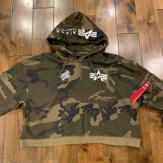 ALPHA INDUSTRIES - サンタクルーズ × アルファ コラボ パーカー L