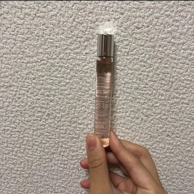 JILL by JILLSTUART(ジルバイジルスチュアート)のジルバイジルスチュアート オードトワレ ロールオン （10mL） コスメ/美容の香水(香水(女性用))の商品写真