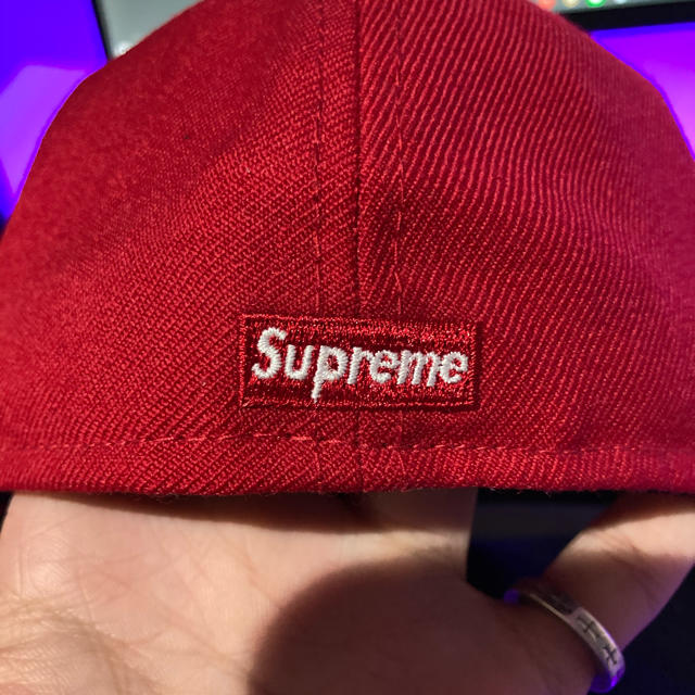 Supreme(シュプリーム)のSupreme Classic Script New Era 7 5/8 メンズの帽子(キャップ)の商品写真