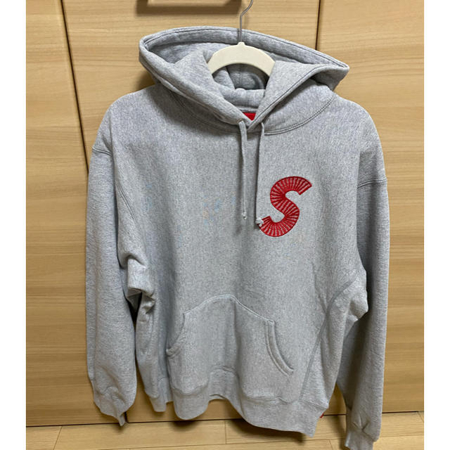 完売　supreme Sロゴ　パーカー　サイズ　M