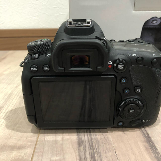 Canon(キヤノン)のCanon  EOS 6D Mark II ボディー  スマホ/家電/カメラのカメラ(デジタル一眼)の商品写真