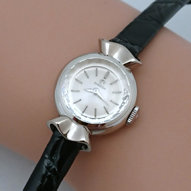 最新な OMEGA 箱保証書付 カットガラス レディース K18金無垢 オメガ