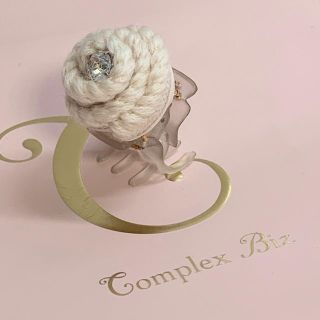 コンプレックスビズ(Complex Biz)のCOMPLEX BIZ❤️新品❤️ニットフラワークリップ（ホワイト）(バレッタ/ヘアクリップ)