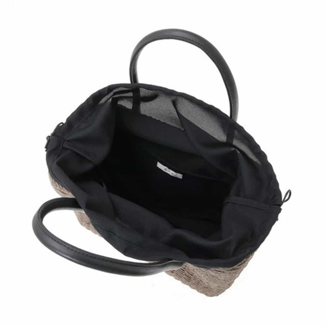 a.v.v(アーヴェヴェ)の[美品] 合皮ハンドルカゴバック a.v.v レディースのバッグ(かごバッグ/ストローバッグ)の商品写真