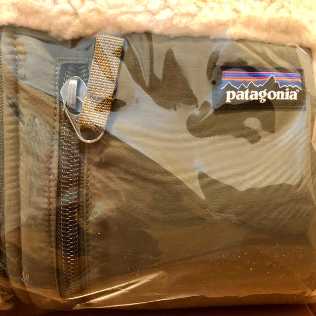 patagonia(パタゴニア)の【新品送料込】パタゴニア キッズ レトロX ジャケット カーキ XXL レディースのジャケット/アウター(ブルゾン)の商品写真