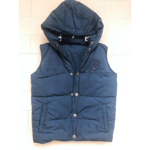 TOMMY HILFIGER(トミーヒルフィガー)のお買得⭐️TOMMY HILFIGER 男の子140 リバーシブルベスト キッズ/ベビー/マタニティのキッズ服男の子用(90cm~)(ジャケット/上着)の商品写真