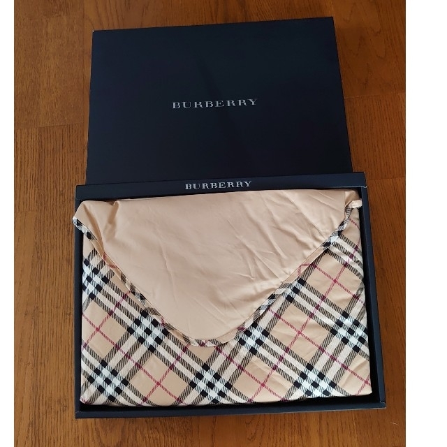 BURBERRY(バーバリー)のバーバリー　羽毛ひざ掛け インテリア/住まい/日用品の寝具(毛布)の商品写真