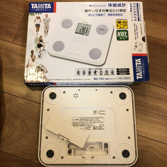 TANITA(タニタ)のタニタ 軽くてコンパクト体組成計 体重計 スマホ/家電/カメラの美容/健康(体重計/体脂肪計)の商品写真