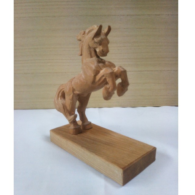 馬（ウマ）の彫刻⑤、干支飾り（午）、木彫、置き物