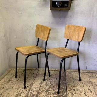A 古い木と鉄脚のイス アンティーク