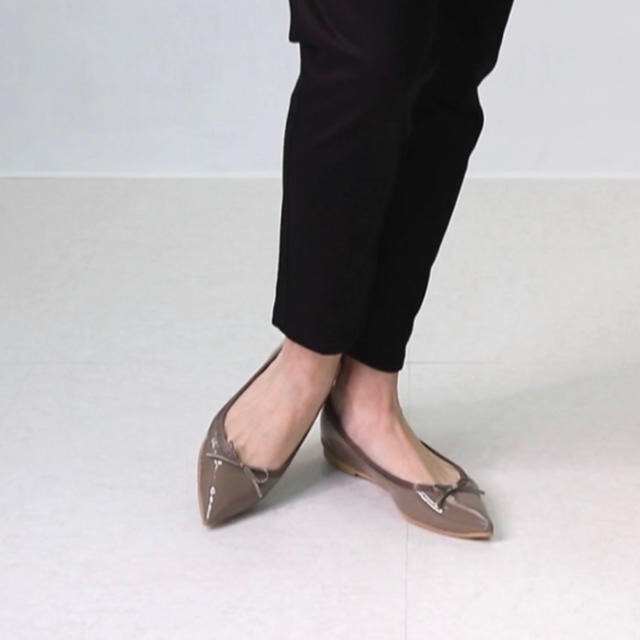 repetto(レペット)の【kurun tokyo】バレエシューズ　エナメル トープ　25.5cm レディースの靴/シューズ(バレエシューズ)の商品写真