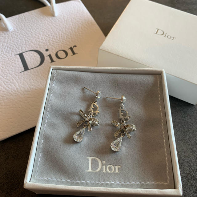 Dior - Dior ピアスの通販 by よっぴぃ's shop｜ディオールならラクマ