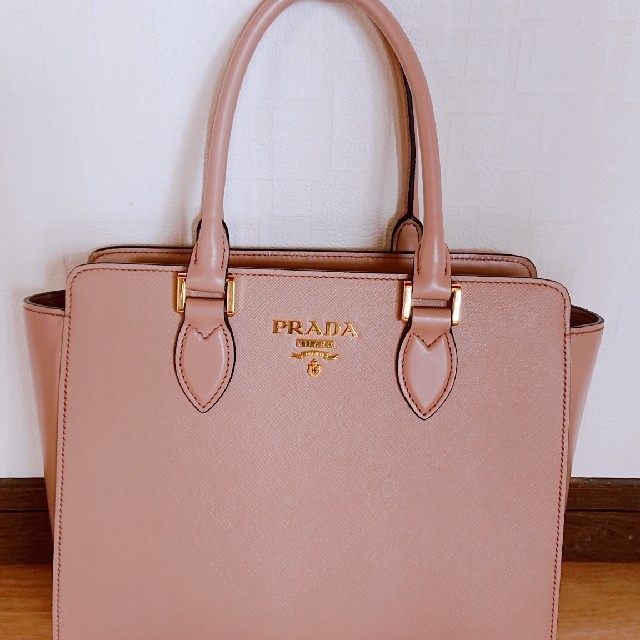 PRADA バッグ