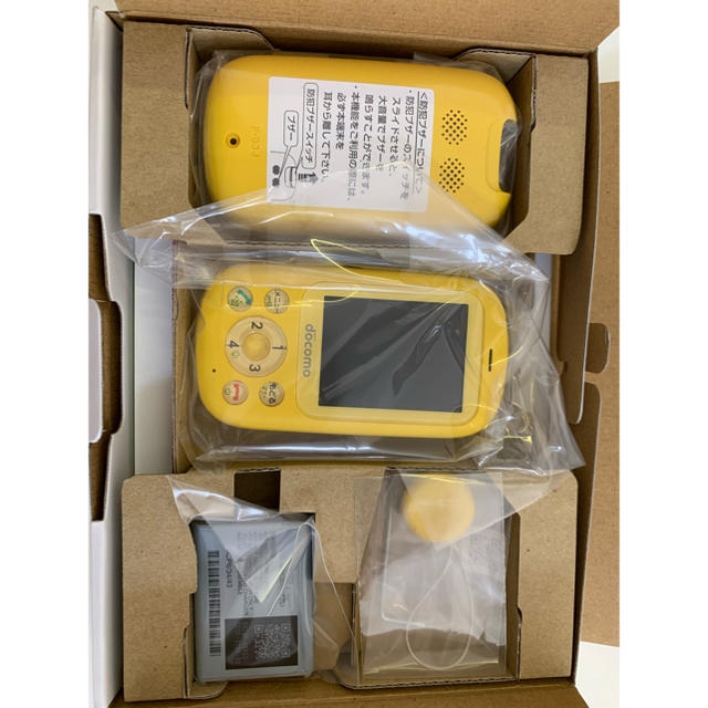 docomo キッズ携帯　F-03J スマホ/家電/カメラのスマートフォン/携帯電話(携帯電話本体)の商品写真