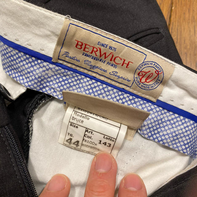PT01(ピーティーゼロウーノ)のBERWICH ウール スラックス 44”BRUCE” チャコールグレー メンズのパンツ(スラックス)の商品写真