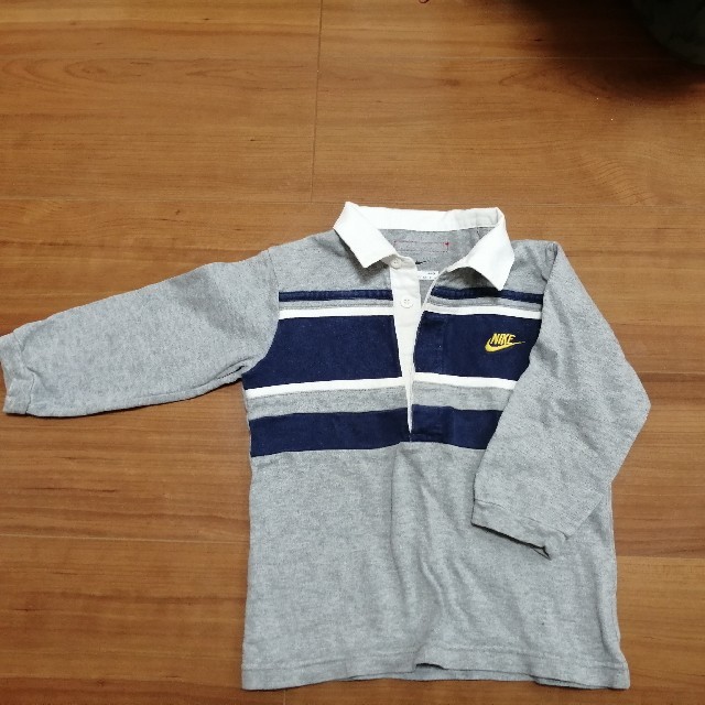 NIKE(ナイキ)のナイキ　長Ｔ　サイズ90 キッズ/ベビー/マタニティのキッズ服男の子用(90cm~)(Tシャツ/カットソー)の商品写真