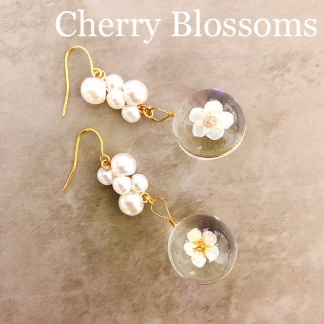 Pearl Cherry Blossoms ハンドメイドのアクセサリー(ピアス)の商品写真
