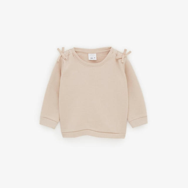 ZARA KIDS(ザラキッズ)のZARA baby  無地トレーナー  リボン付き 74cm キッズ/ベビー/マタニティのベビー服(~85cm)(トレーナー)の商品写真