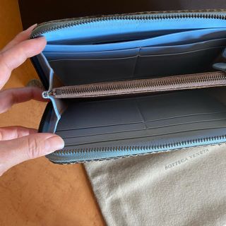 ボッテガ・ヴェネタ ラウンドファスナー長財布蛇革パイソンレザー