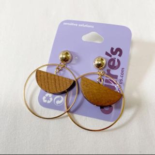 クレアーズ(claire's)のクレアーズ♡ウッドパーツピアス♡ゴールド(ピアス)