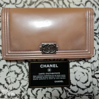 シャネル(CHANEL)の20万円（新品時の参考価格）レアエナメル　ボーイシャネル　長財布♥(財布)