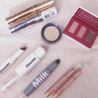 フラゴナール(Fragonard)の最終価格　Glossier Milk Makeup Yves Rocher(コフレ/メイクアップセット)