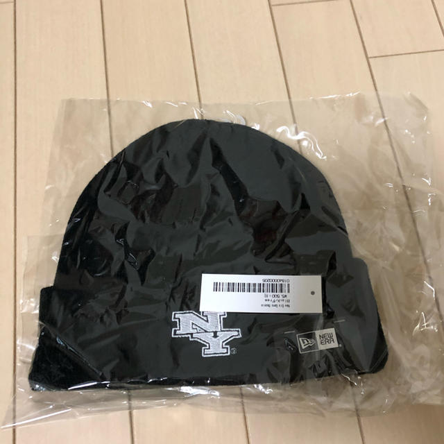 supreme シュプリーム　ニューエラ newera gems ビーニーステッカー二枚つけます