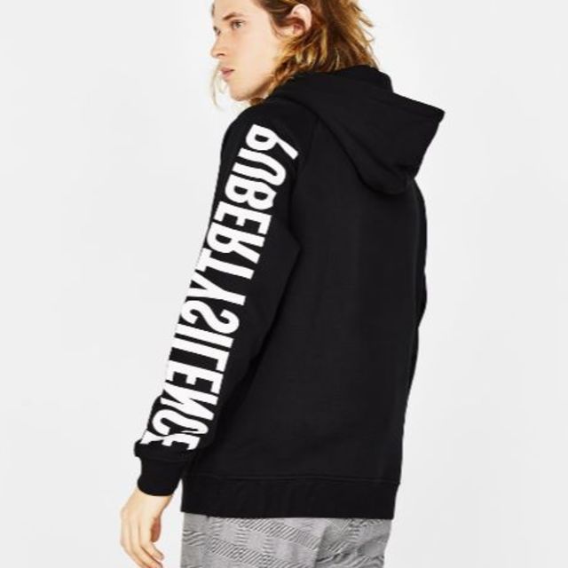 ZARA(ザラ)の新品BERSHKA２点セットロゴテーピングスウエット上下ＸＳ メンズのトップス(パーカー)の商品写真