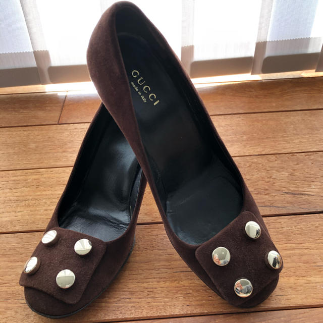 Gucci(グッチ)の⭐︎ちかちゃん様専用⭐︎GUCCIデザインスエードパンプス　36 レディースの靴/シューズ(ハイヒール/パンプス)の商品写真