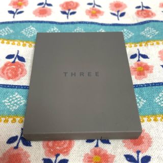 スリー(THREE)のTHREE スリー シマリンググローデュオ 01(フェイスカラー)