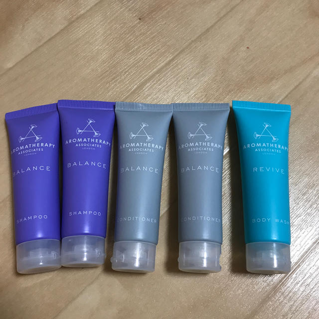 AROMATHERAPY ASSOCIATES(アロマセラピーアソシエイツ)のAROMATHERAPY ASSOCIATES トラベルセット コスメ/美容のキット/セット(サンプル/トライアルキット)の商品写真