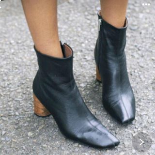 アメリヴィンテージ(Ameri VINTAGE)のAMERI♡WOOD CIRCLE HEEL BOOTS(ブーツ)