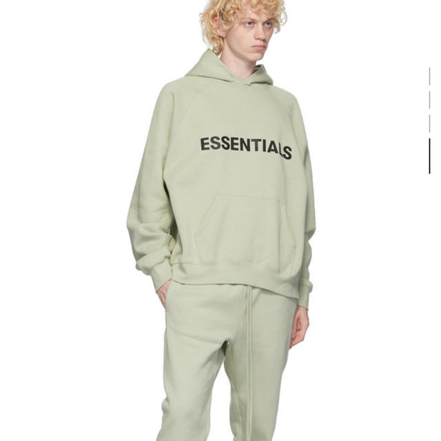 FEAR OF GOD(フィアオブゴッド)のessentials fog パーカー　フィアオブゴッド　M メンズのトップス(パーカー)の商品写真