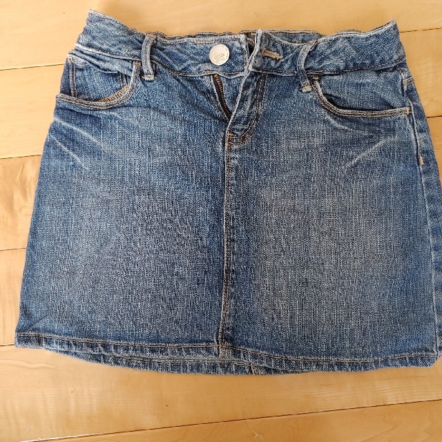 GAP Kids(ギャップキッズ)のGAP KIDS デニム スカート 140 キッズ/ベビー/マタニティのキッズ服女の子用(90cm~)(スカート)の商品写真